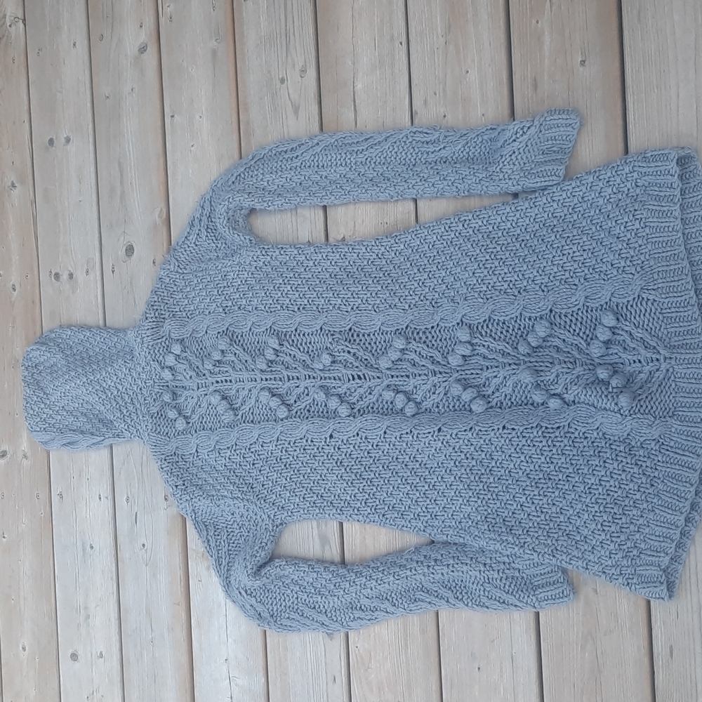 Sweater - Picture 8 of 8